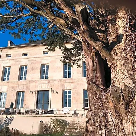 Le Dojo Du Plessis Couette-café Mareuil (Charente)